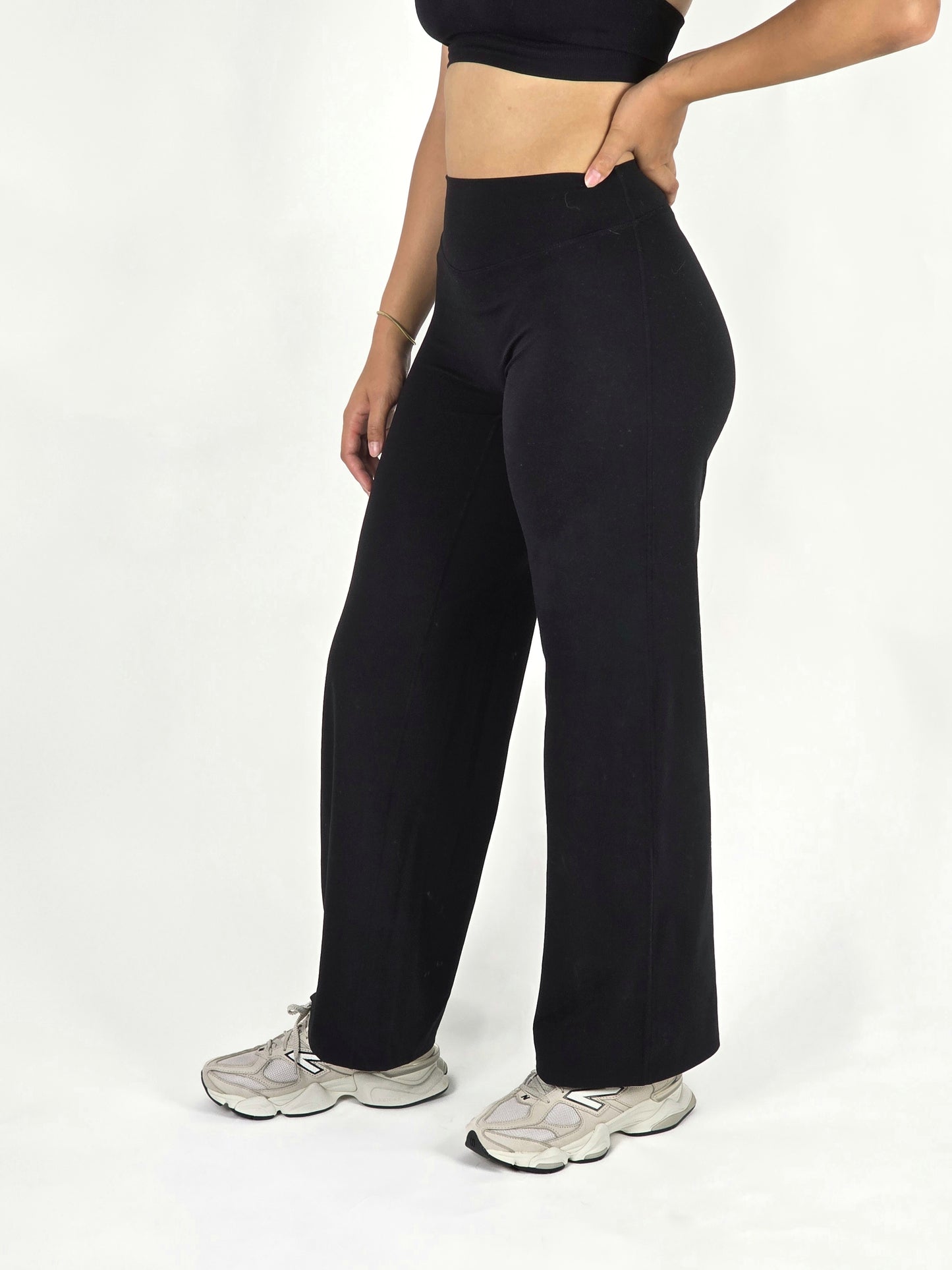 Straight Leg Leggings in Midnight